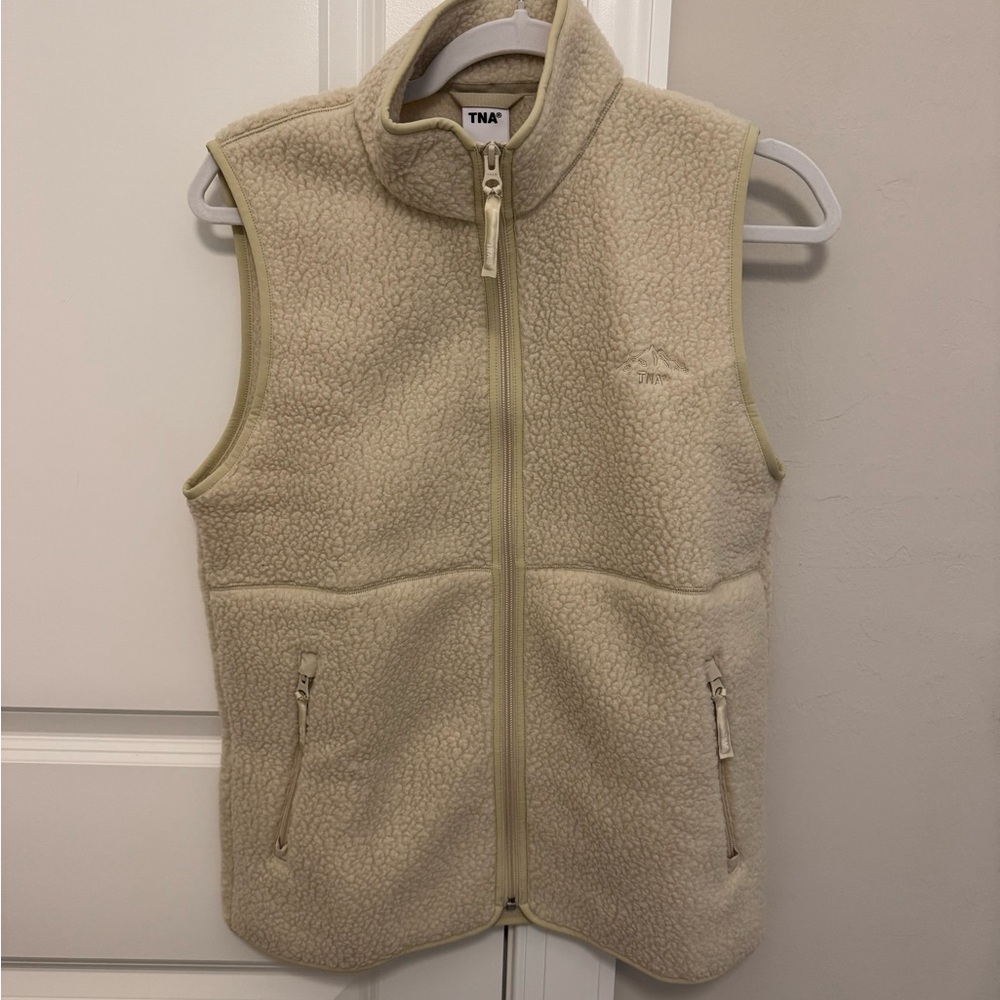 Aritzia TNA Cream Fleece Vest